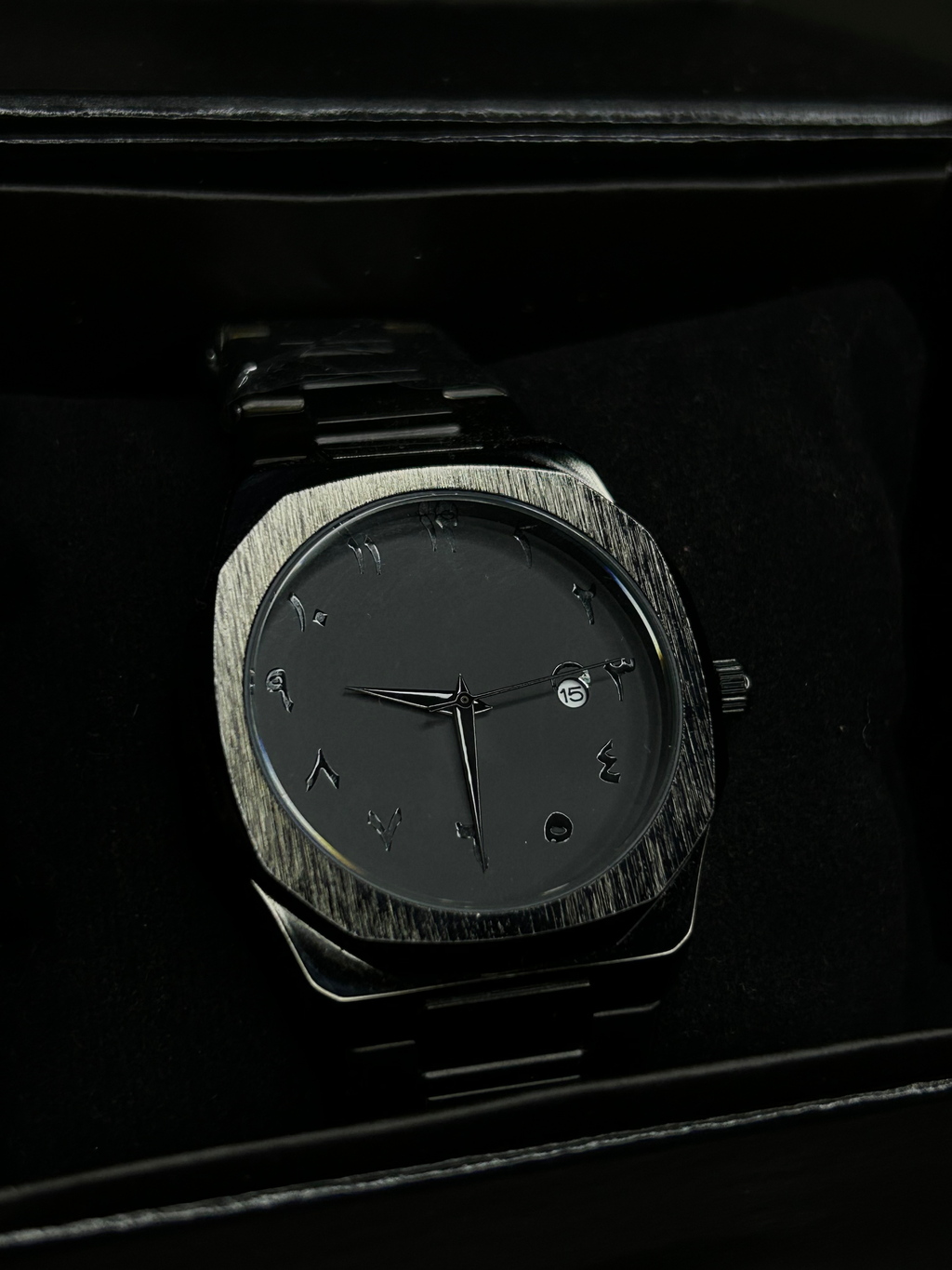 Metallic Aura Watch - Black Dial with Eastern Arabic Numerals